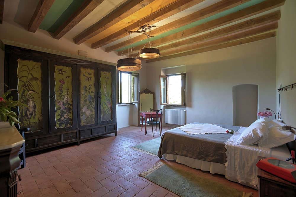 Camera Isabella – camera quadrupla con soffitti storici, dimora settecentesca Casentino